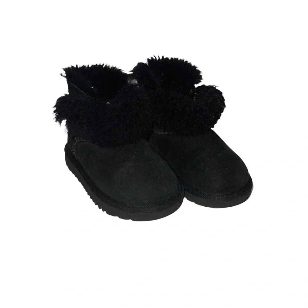 UGG Girl Shoes Size 8